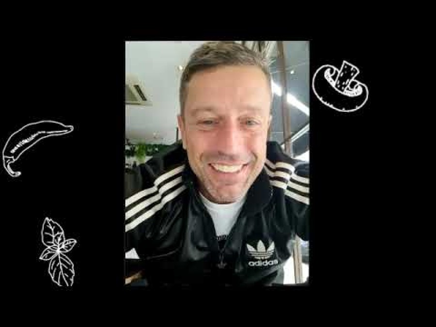  Promo De Pizza En Pizza - un percorso tra le pizzerie attraverso le interviste ai loro pizzaioli.